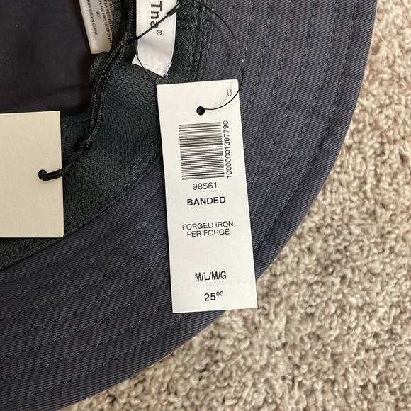 Aritzia TNA banded bucket hat in forged iron - Picture 5 of 6